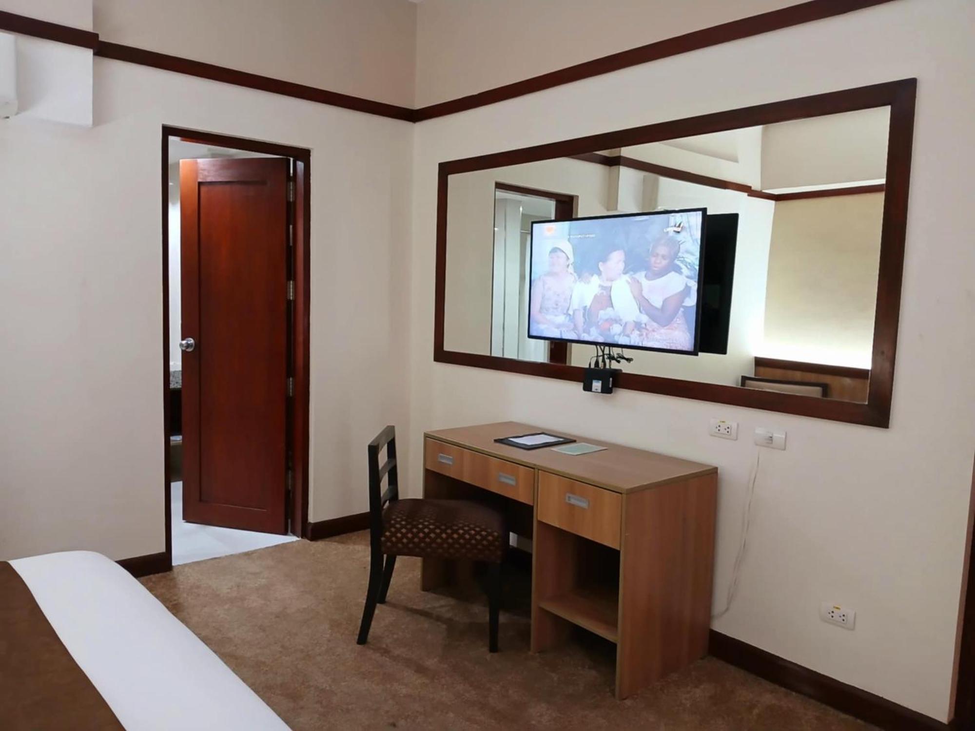 Dohera Hotel Cebu Exterior photo